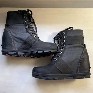 Sorel Womens Lexie Wedge Heel Boots two tone Black Leather Ankle Lace Up 8